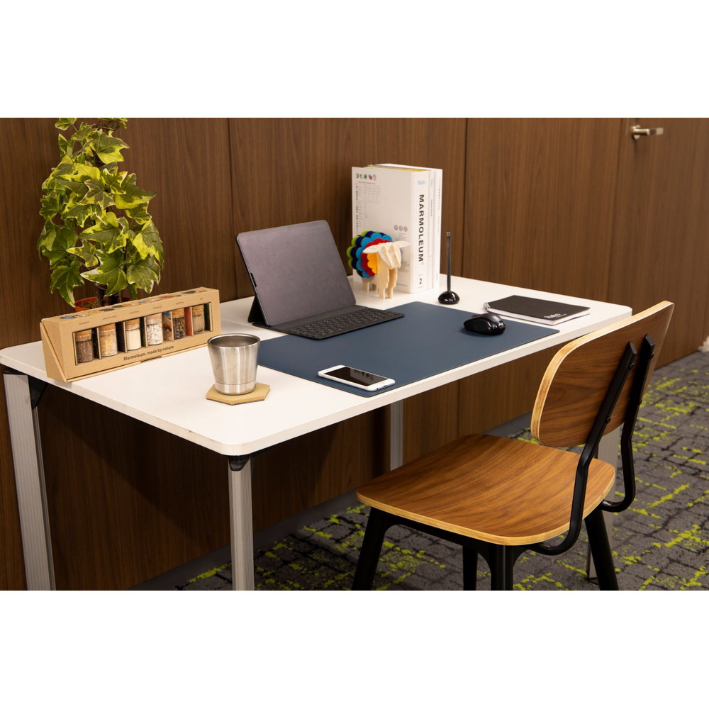 関西フエルトファブリック リノリウムデスクマット Mサイズ スモーキー