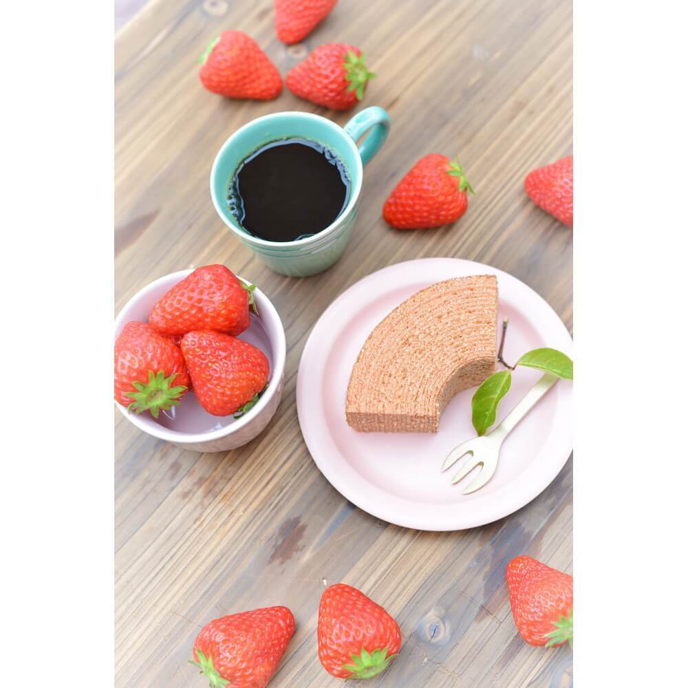 いちごのバウムクーヘン 1個入 宇佐美鉱油のギフトサイト うさマートギフト いちごのバウムクーヘン 1個入 宇佐美鉱油のギフトサイト うさマートギフト