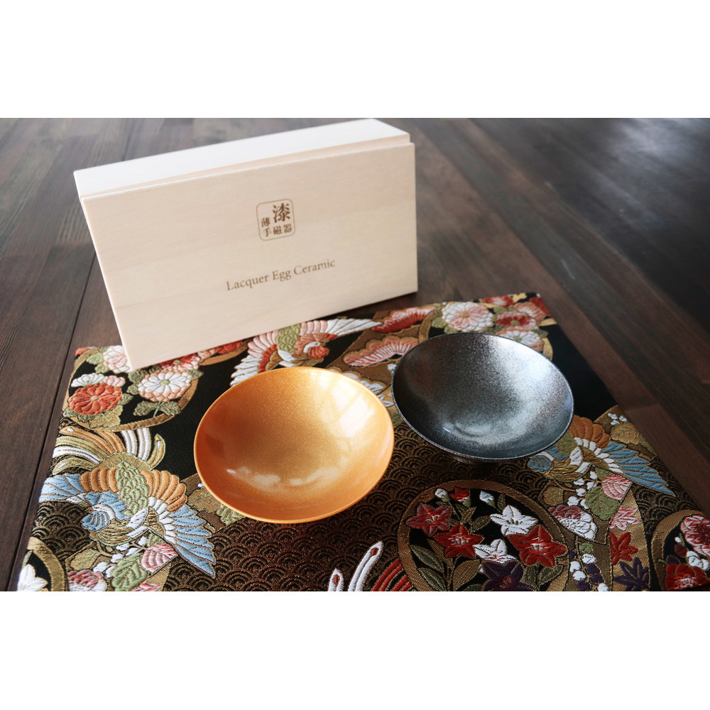 丸モ高木陶器 漆薄手磁器 Lacquered thin porcelain 平盃ペア(木箱入