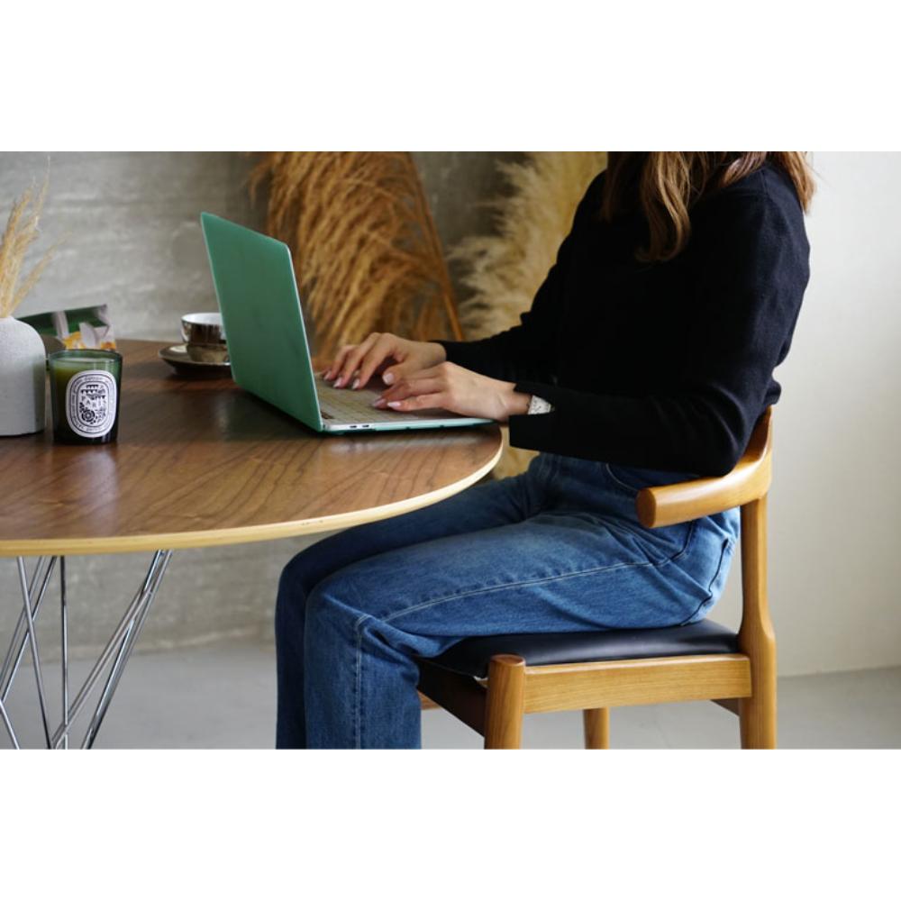 ウィルリミテッド ハンス・J・ウェグナー 木製ダイニングチェア